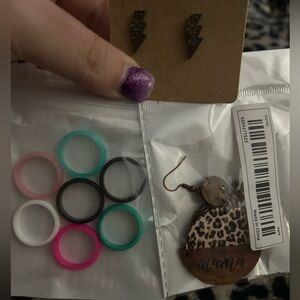 BUNDLE Leopard Print Mama Earrings & lighting bolt, 7 size 8 silicone rings